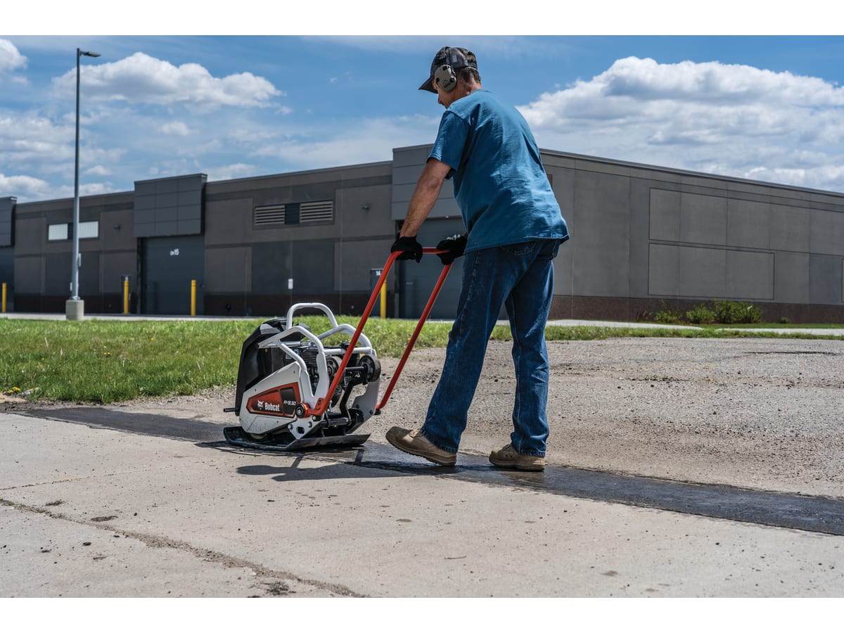 Bob Cat FP15.50 Forward Plate Compactor