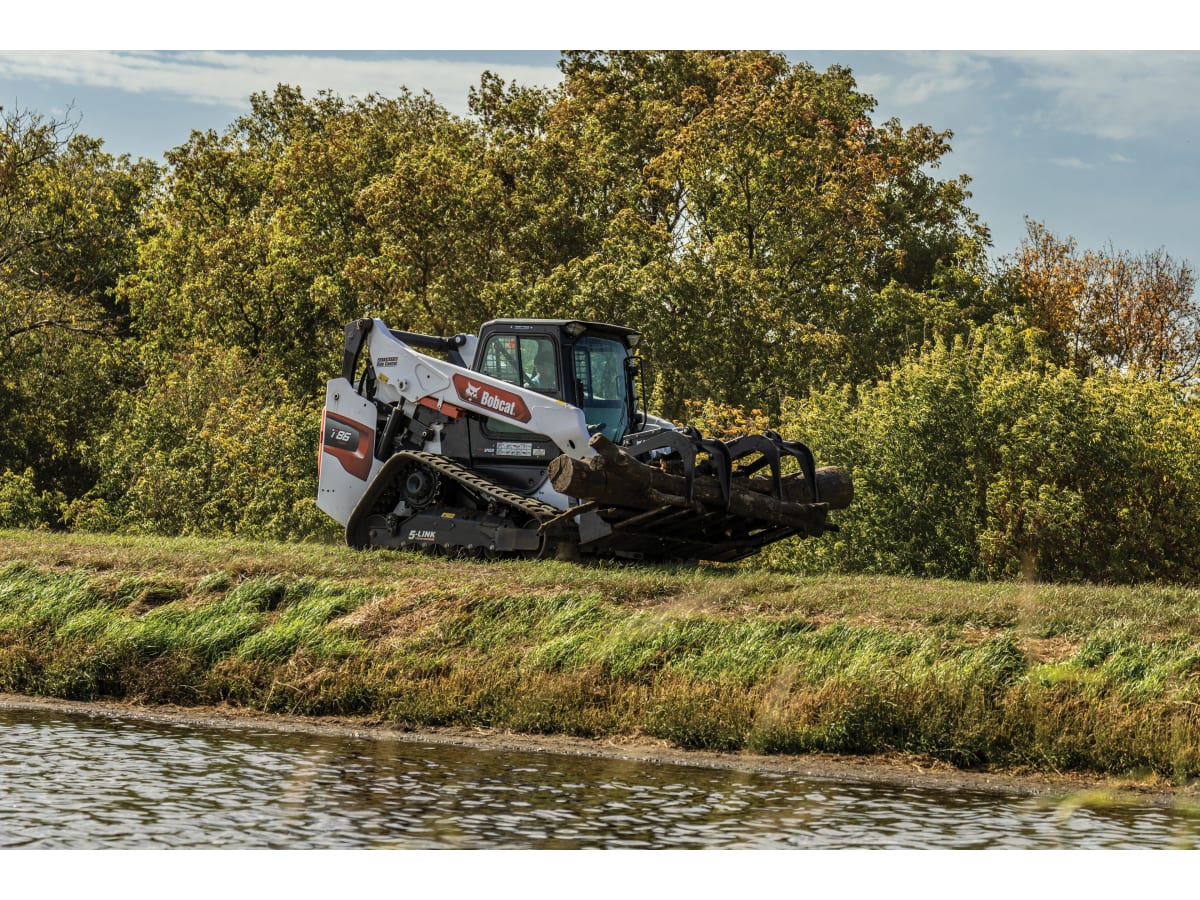 Bob Cat T86 Compact Track Loader
