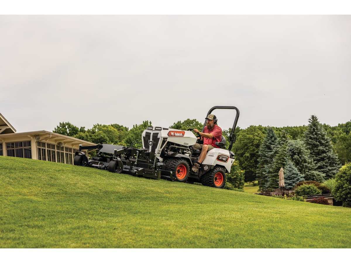 Bob Cat AT450 Articulating Tractor