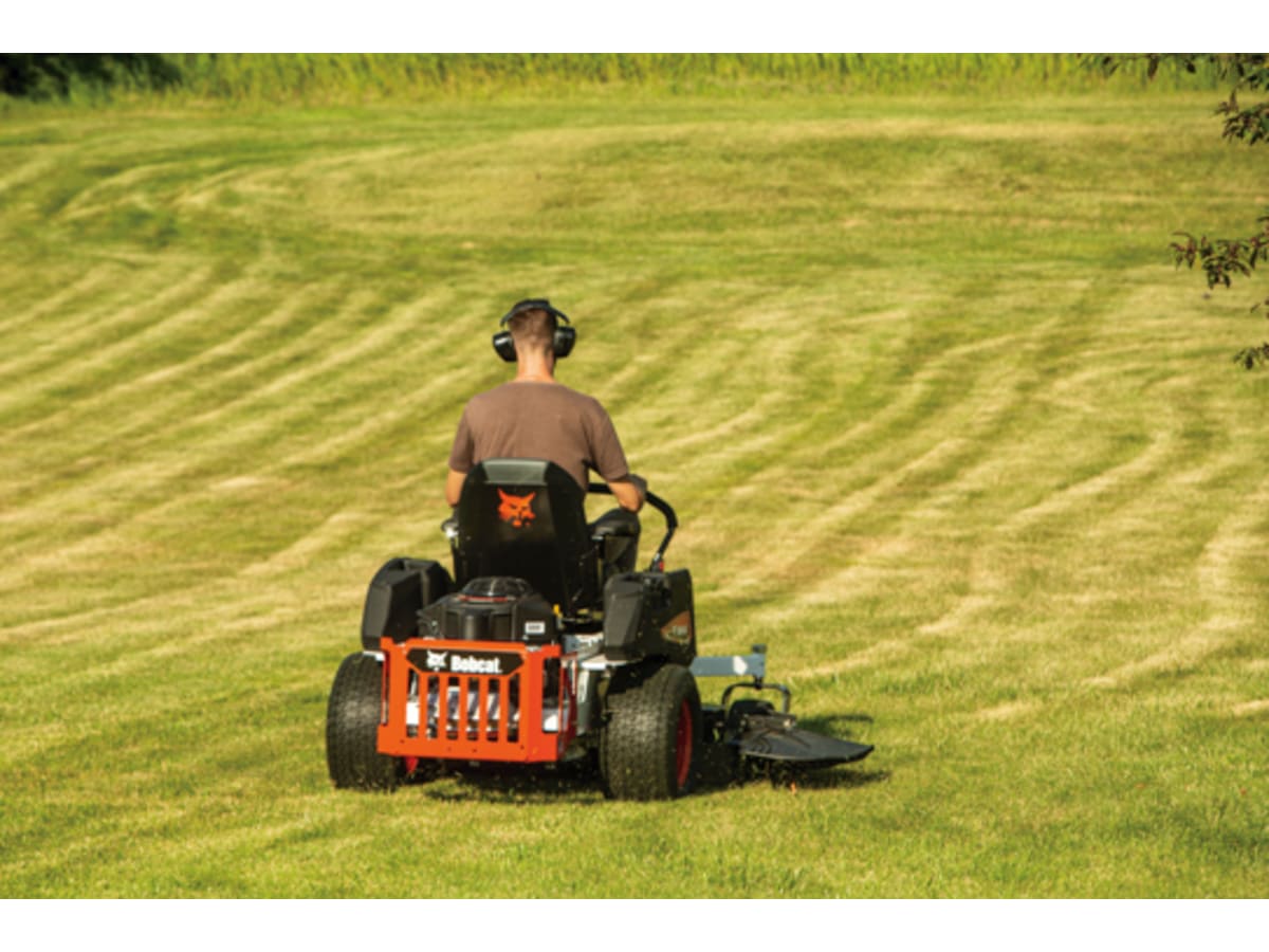 Bob Cat ZT2000 Zero-Turn Mower