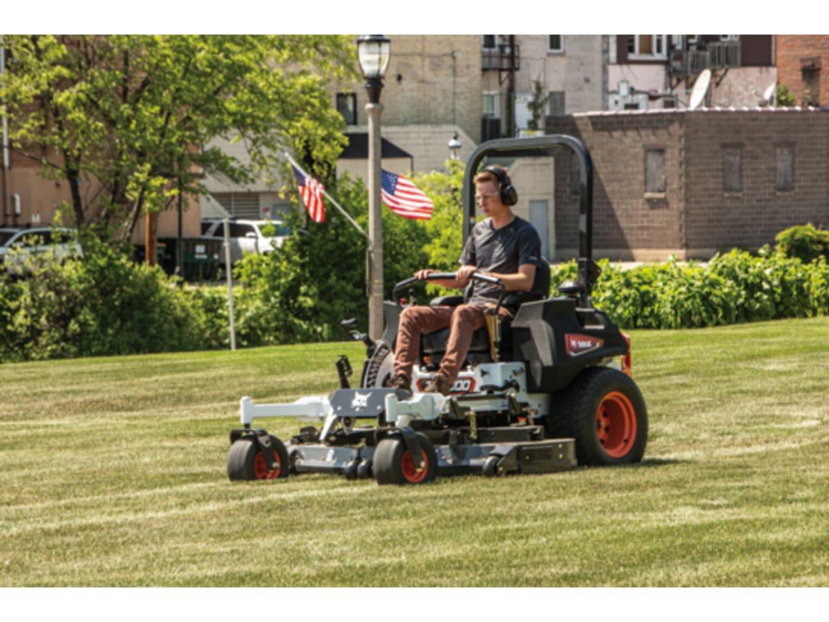 Bob Cat ZT6000 Zero-Turn Mower