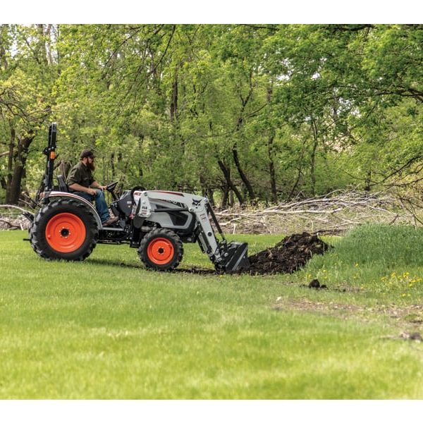 Bob Cat 2000 Platform Compact Tractors