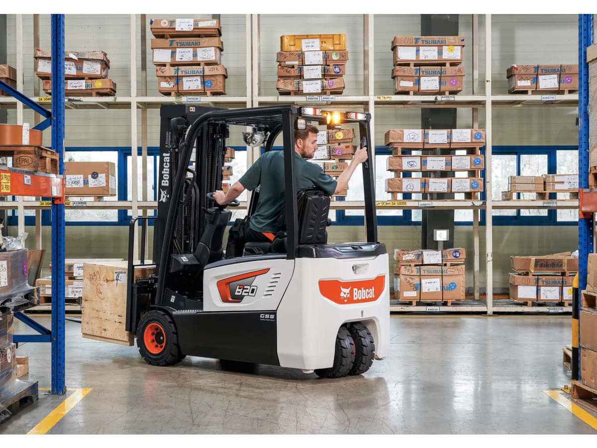 Bob Cat B15T-7 Plus | B18T-7 Plus | B20T-7 Plus 3-Wheel Electric Cushion / Pneumatic Tire Forklifts
