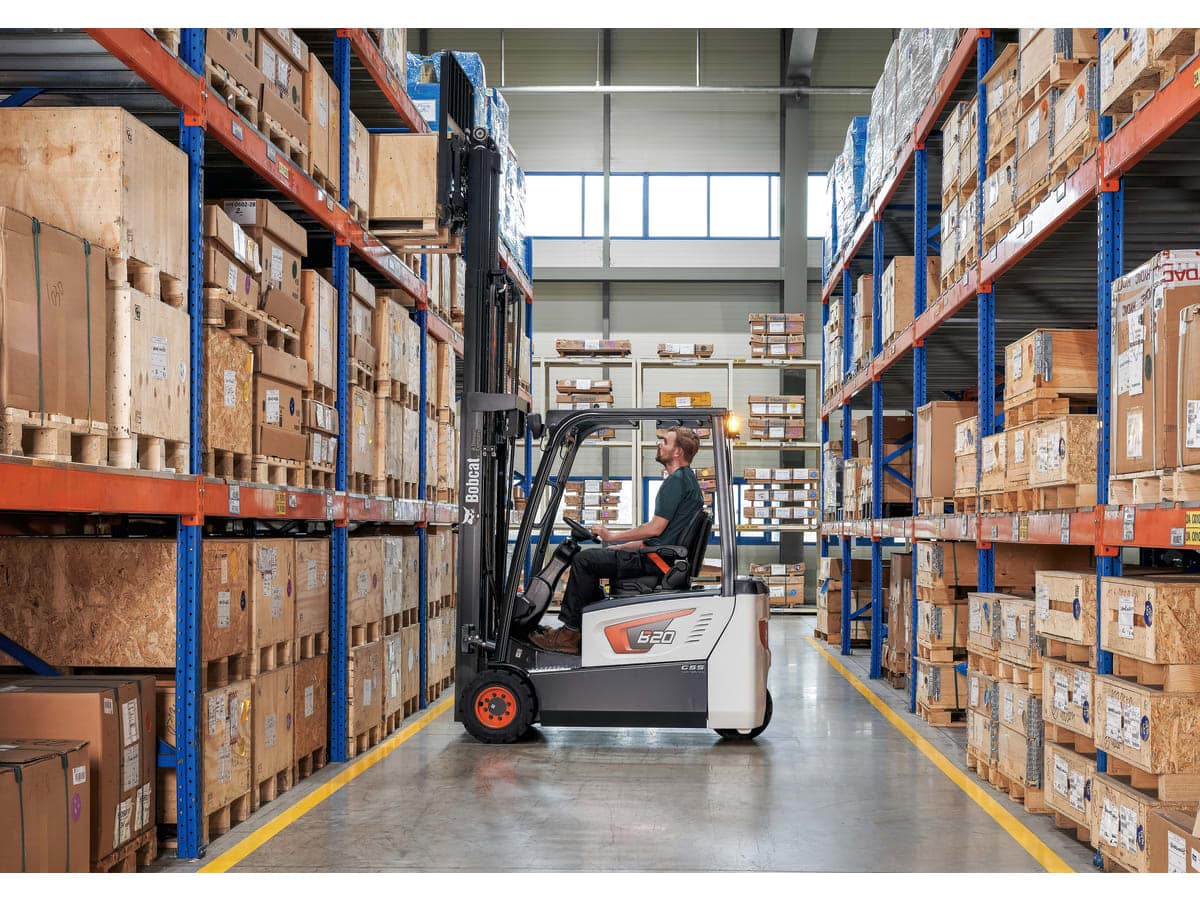 Bob Cat B15T-7 Plus | B18T-7 Plus | B20T-7 Plus 3-Wheel Electric Cushion / Pneumatic Tire Forklifts