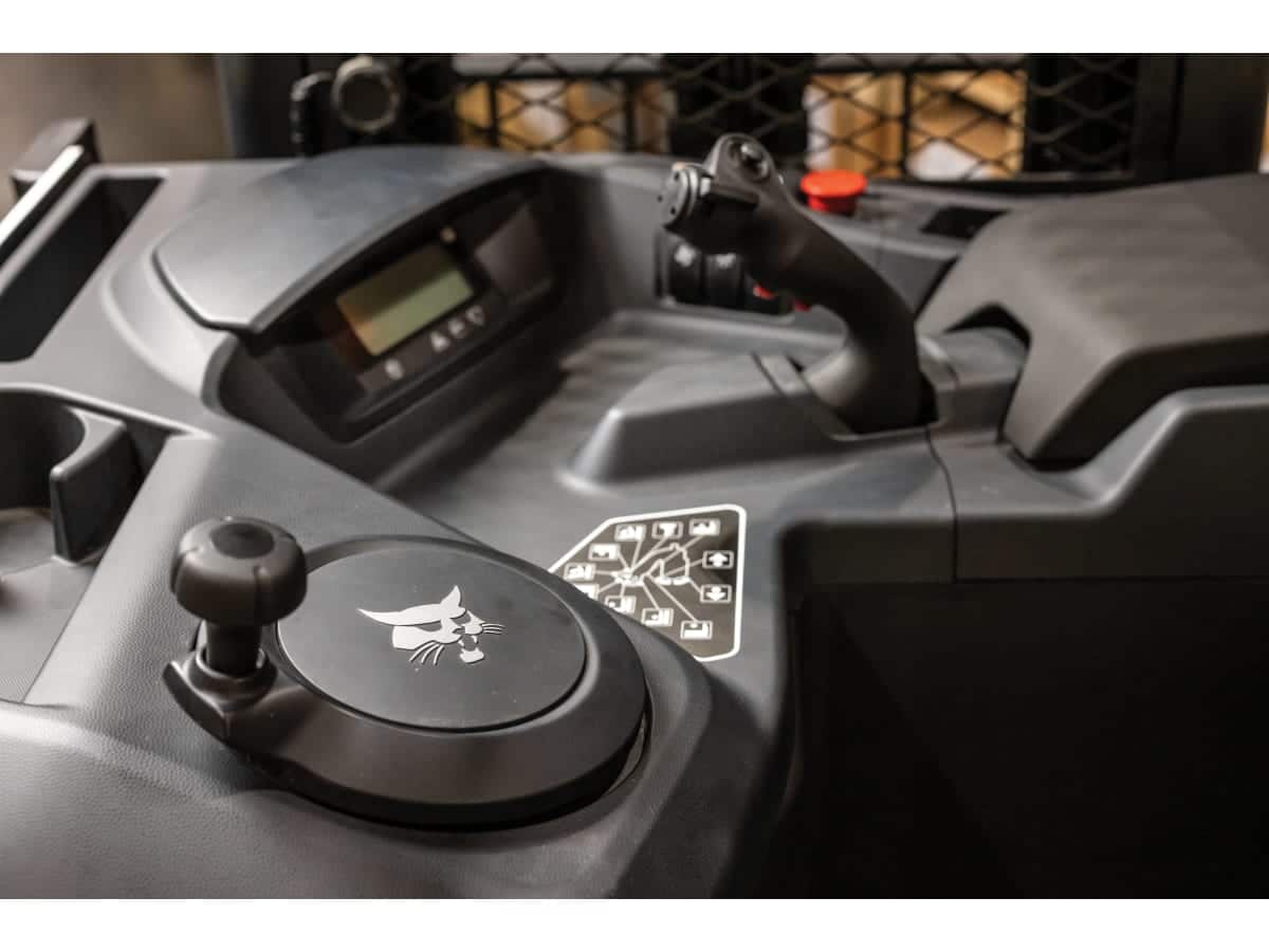 Bob Cat BR18SP-7 Plus | BR20SP-7 Plus Electric Narrow Aisle Pantograph Reach Trucks