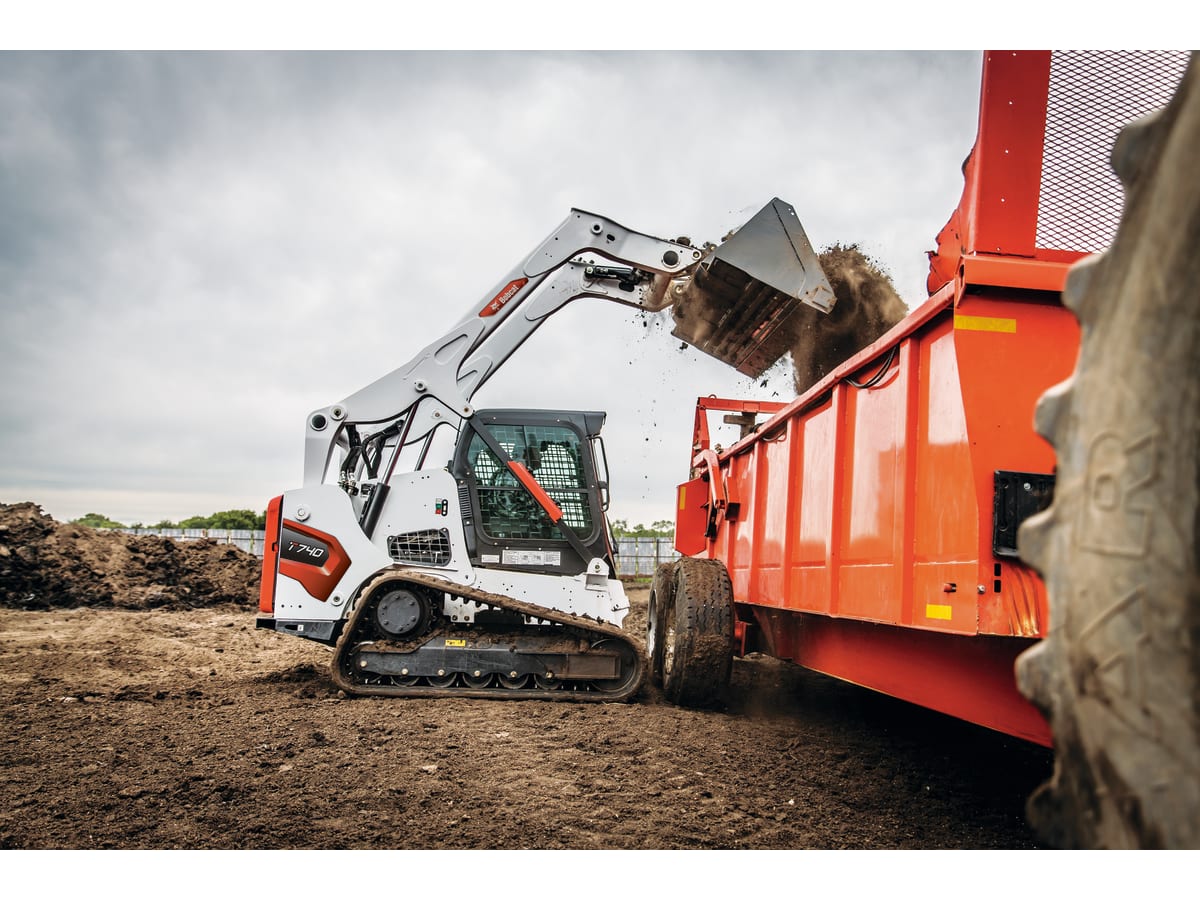 Bob Cat T740 Compact Track Loader