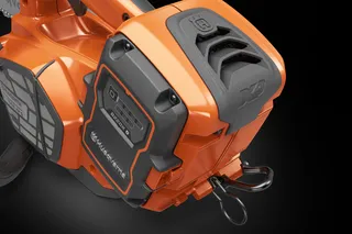 Husqvarna T542i XP® Battery treecare chainsaw